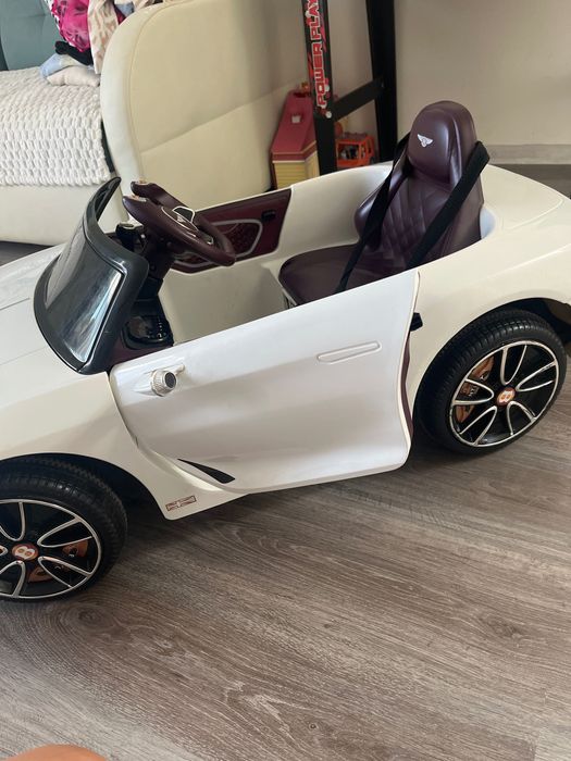 Bentley auto na akumulator
