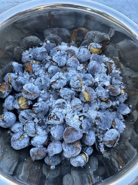 Serviço de castanhas assadas