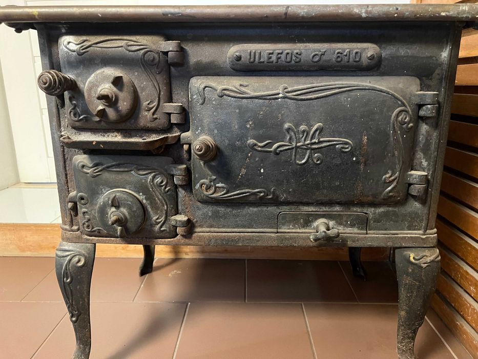 kuchenny żeliwny zabytkowy piec