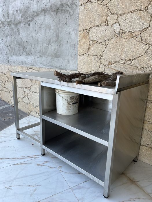 Mesa em Inox como nova