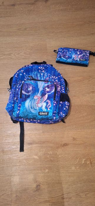 mochila e estojo de menina cor dumiminante azul e roxo