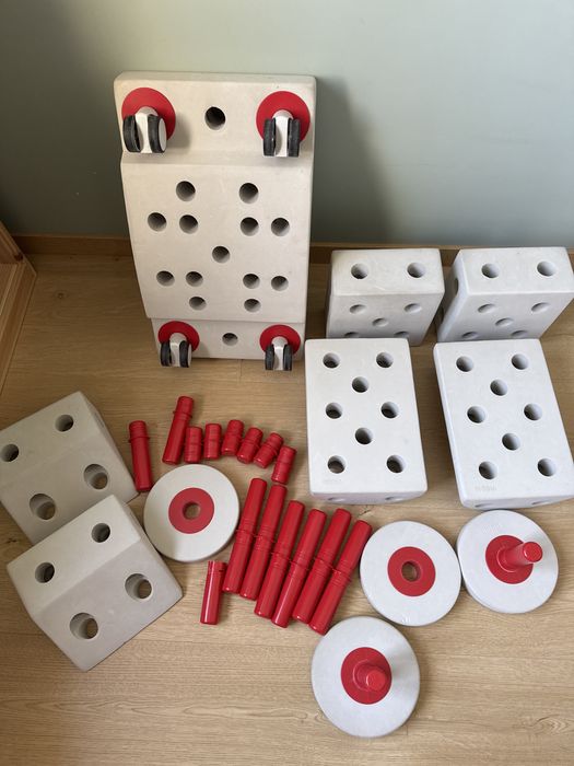 Klocki modu 11 duzycz czesci, 4 kolka jezdziki, 16 laczen