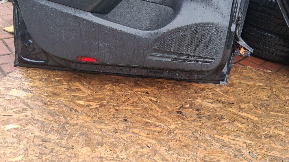 Drzwi lewe przednie i lewe tylne VW Golf VI