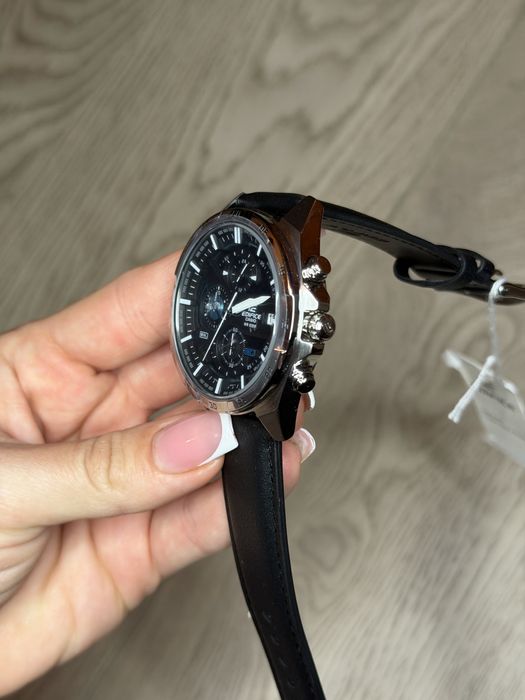 Нові чоловічі годинники Casio Edifice