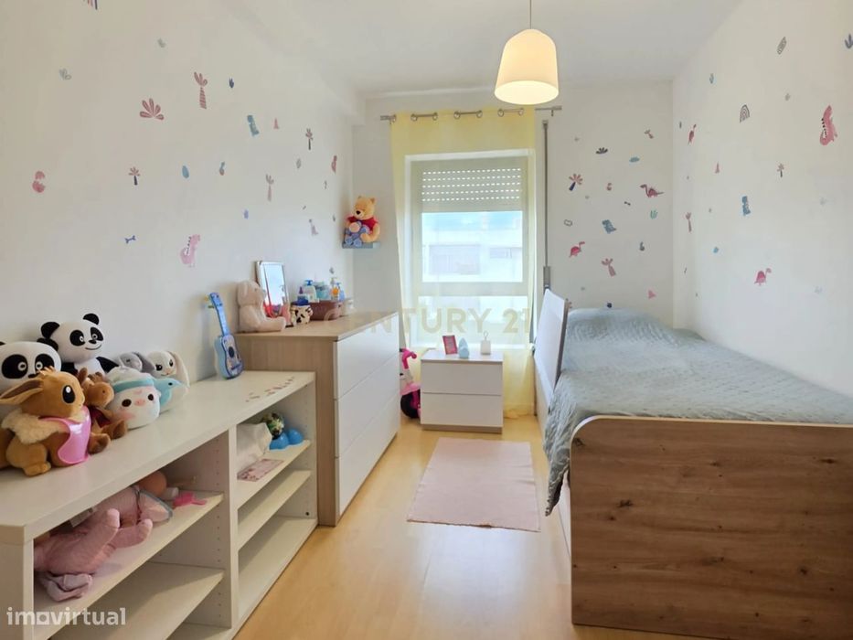 Apartamento T3 com Varanda – Rua Nicolau de Sousa Lima, Paim, Ponta De