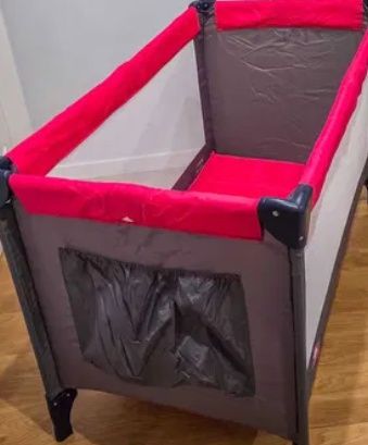 Cama de viagem Zippy em óptimo estado 25€