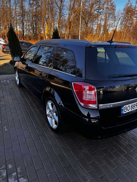 Авто Опель Астра