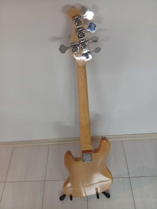 Gitara basowa 5 strun