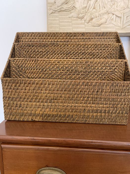 Porta Revistas em Rattan Requinte e Bom Gosto