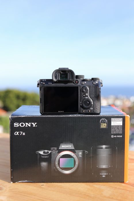 Sony A7iii com caixa
