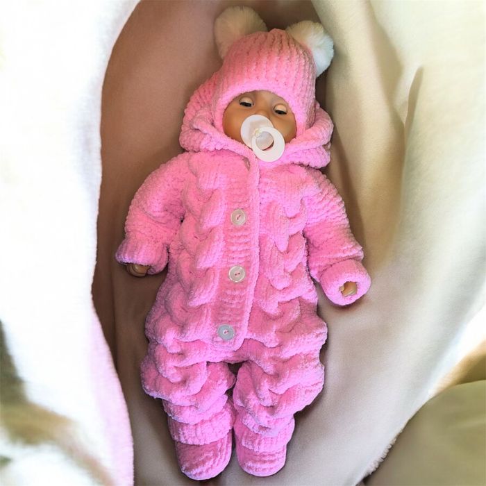 Komlet niemowlęcy handmade-kombinezon+czapka z pomponami+buciki