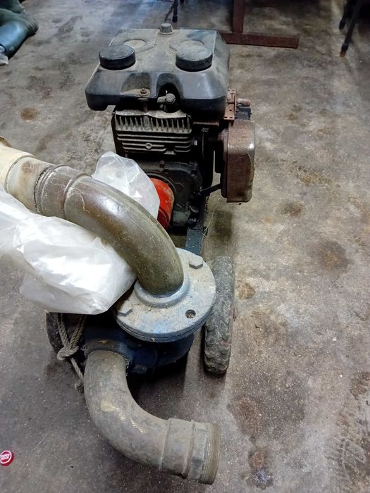 Moto bomba gasolina c/ carrinho