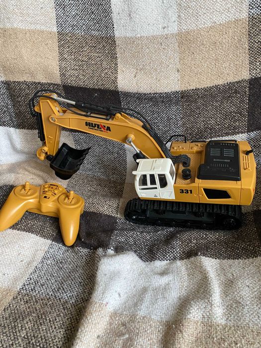 Игрушка экскаватор Hulna