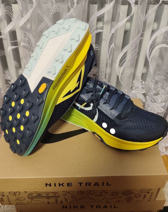 Чоловічі кросівки для бігу Nike Zoomx Zegama Trail 2 41р.