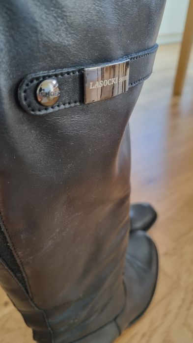 Wysokie, skórzane, czarne kozaki Lasocki 39.
