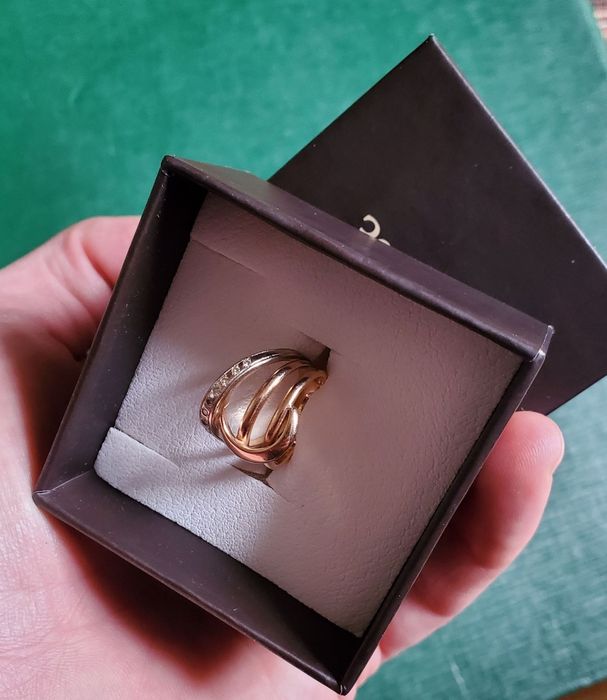 Девичье/женское золотое кольцо.