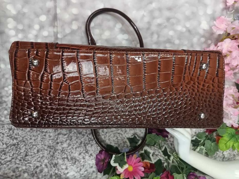 Elegancka torebka damska brązowa A4 lakierowana shopper
