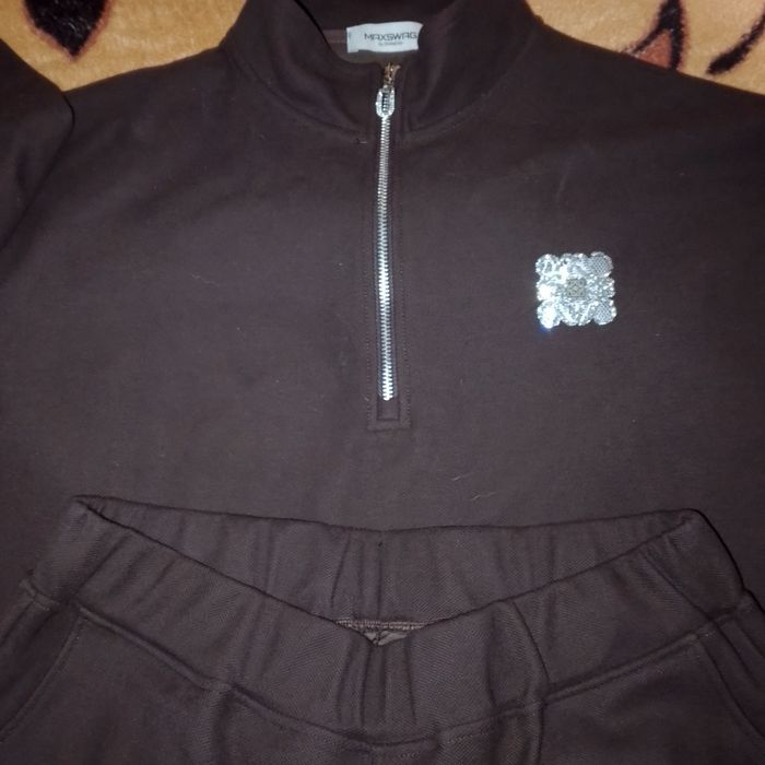 Продам гарний костюм