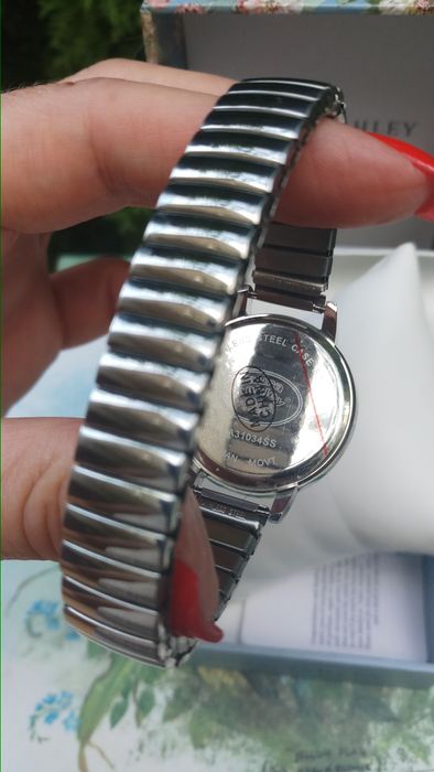 Часы женские Laura Ashley  новые