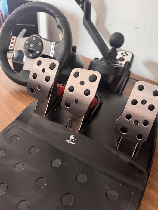 Logitech G27 Racing Wheel + Pedal & Stick