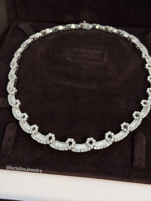 Кольє з діамантами 20.75ct  Золото - 67,11 грам