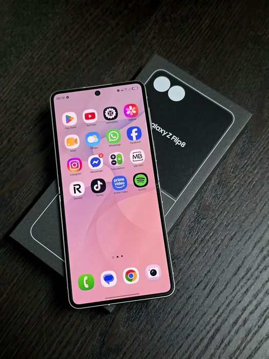 Samsung Galaxy Z Flip 8