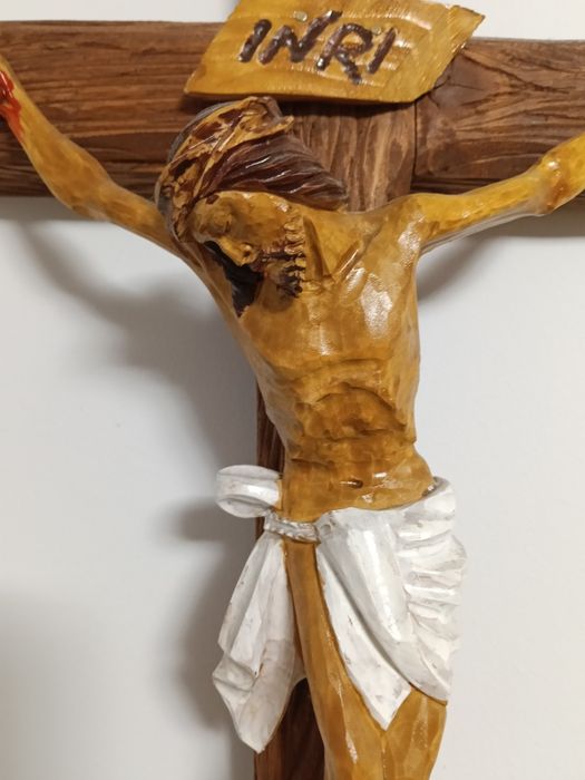 Duży rzeźbiony drewniany krzyż 50cm