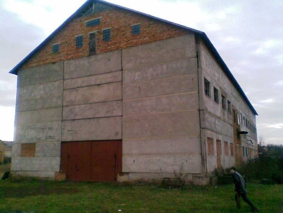 Майновий комплекс м.Ямпіль  вул.Чорноморця, 50  50000$