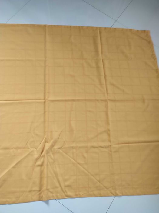 Obrus bawełniany  stan idealny w kolorze starego złota miodowy