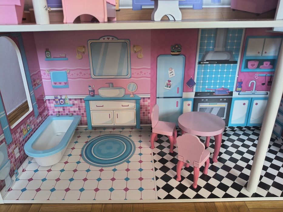 Domek dla lalek Barbie z windą