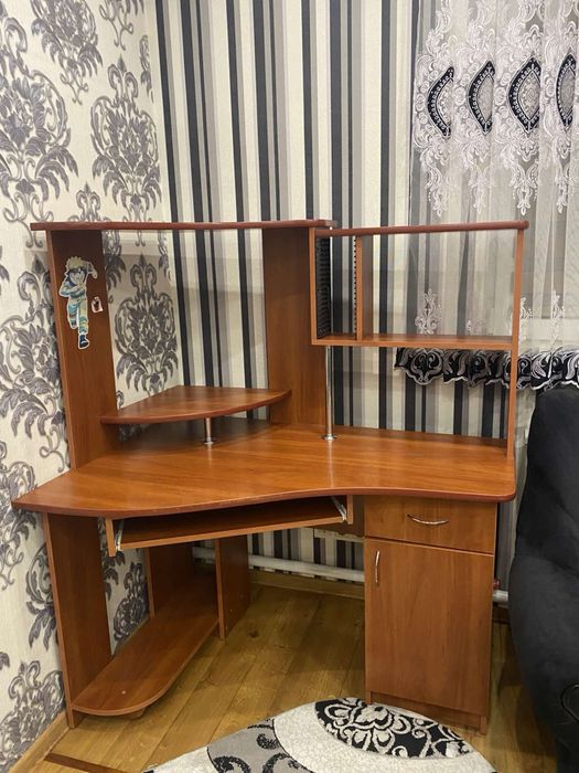 Продам парту.