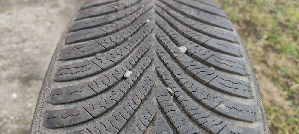 Opony zimowe z 2017r 5mm 225/55/16 Michelin N