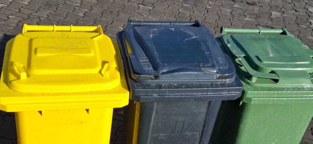 Kosz na odpady - śmietnik  120L używany – dobry stan – różne kolory