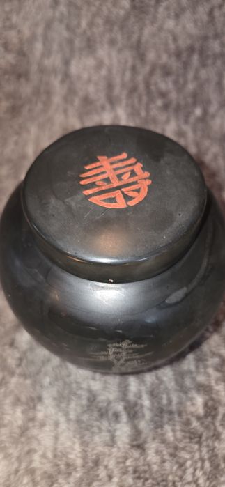 Pudełko z laki wazon pojemnik