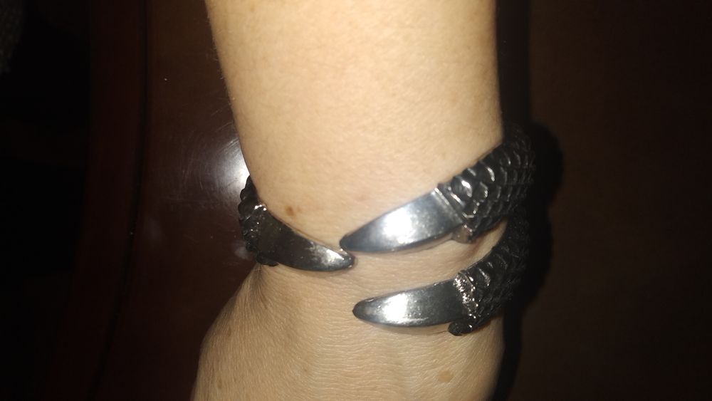 Браслет у вигляді кігтів