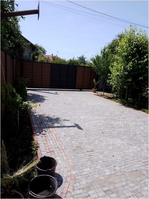 Продам будинок в Івано-Франківську по вул. Січинського.