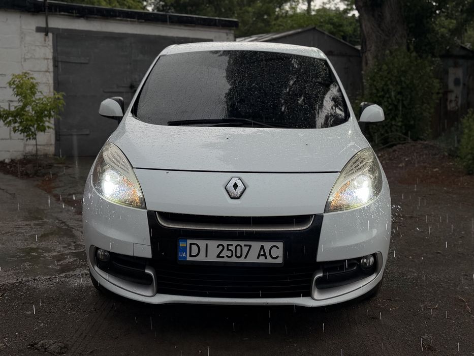 RENAULT MEGANE SCENIC  2012 р.в, рест к9к на механ-6