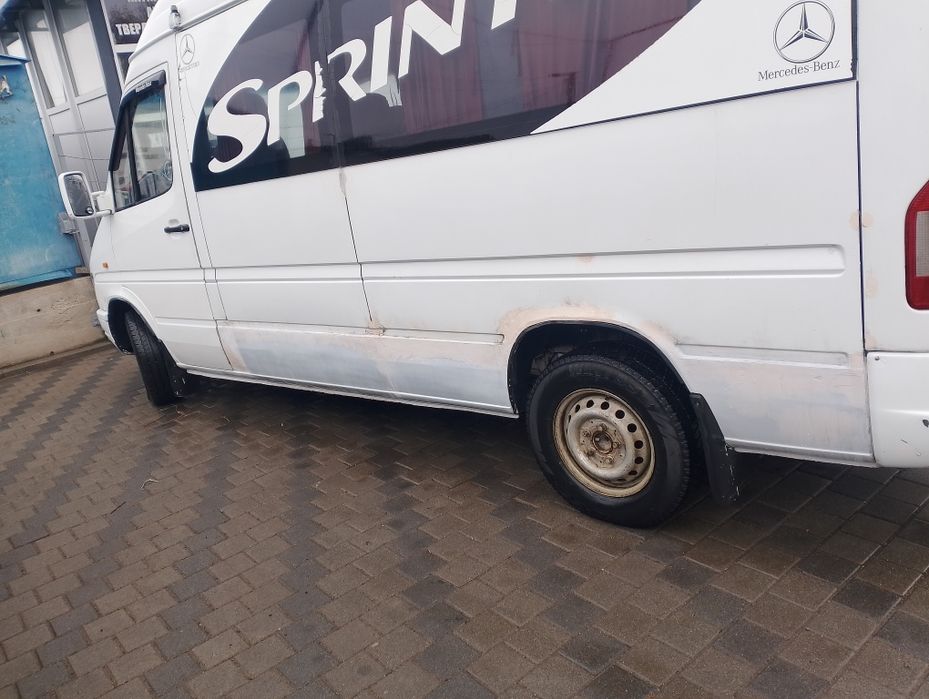 Продам sprinter 212d