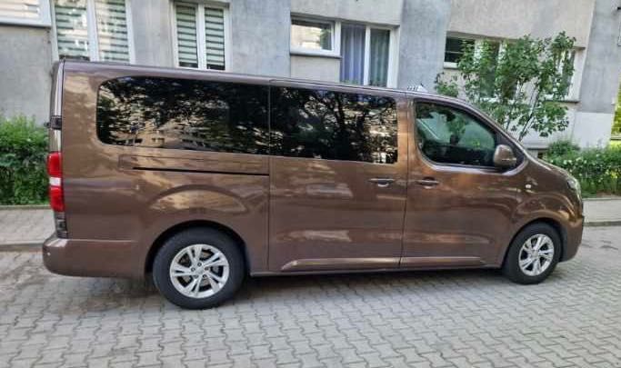 Bus 9 osobowy - Podróżuj razem wygodnie i bezpiecznie. Wynajmij mnie.