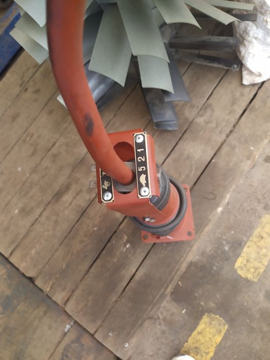 Поперечина тракторів ЮМЗ -6 МТЗ 80