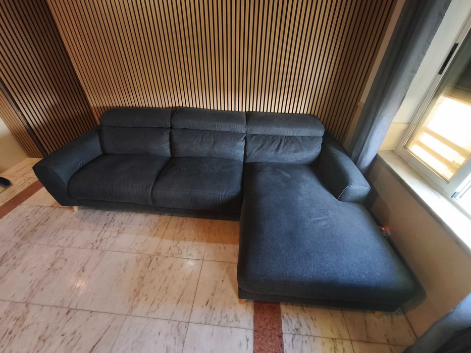Sofá com chaise longa