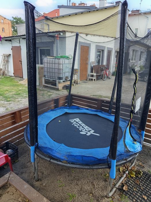 Trampolina ogrodowa 180-183 cm średnicy na 36 sprezyn