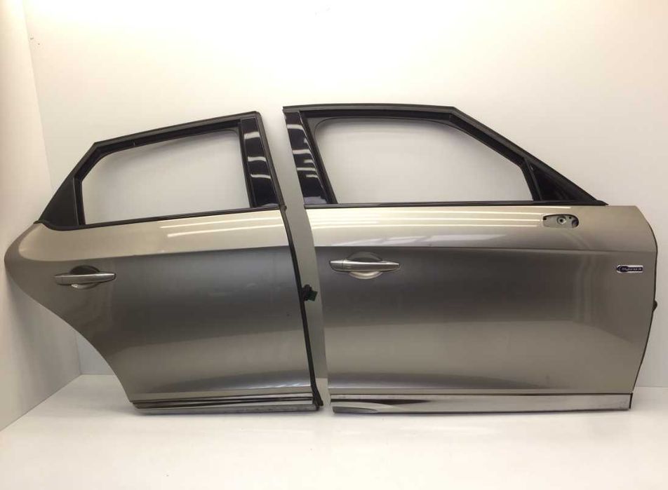 Двері Citroen DS5 передні або задні праві ліві разборка