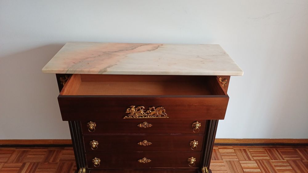 Movel de entrada ou camiseiro