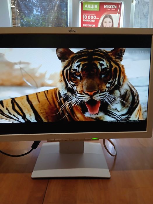 Монитор Fujitsu - Siemens  B22W -7 LED Профессиональный