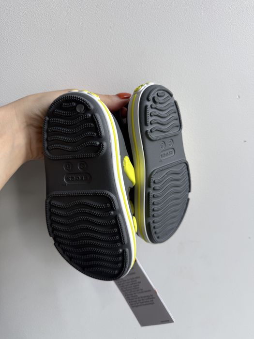 Crocs crocband cruiser сандалі 24/25