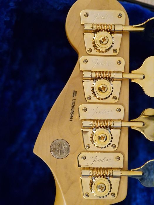 Gitara basowa Fender