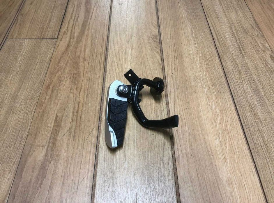 POUSA PÉS ESQUERDO – REF 5062B-HMA-000