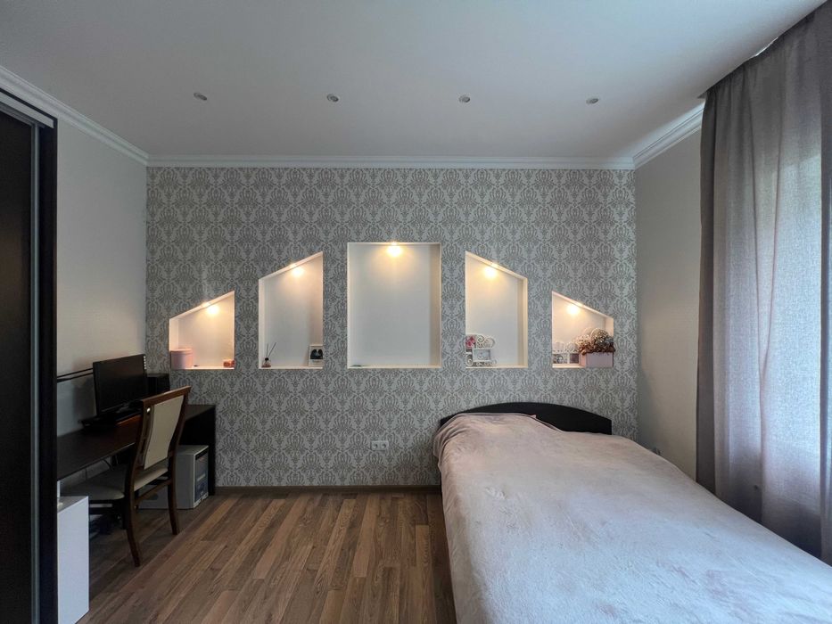 Капітальний будинок в місті Яготин - 5 кімнат, Є ВІДЕООГЛЯД