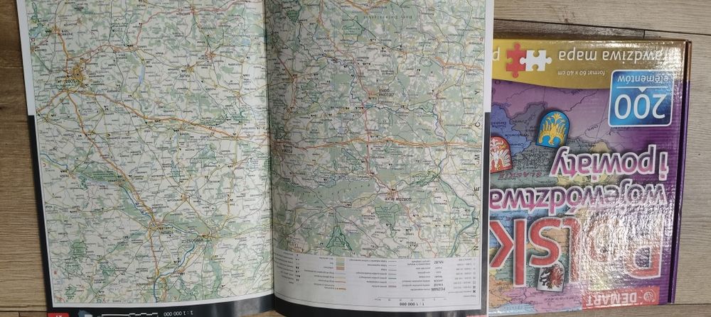 Układanka plus atlas Polski Polska województwa i powiaty DEMART